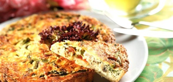 Овощной пирог со шпинатом и зеленым горошком