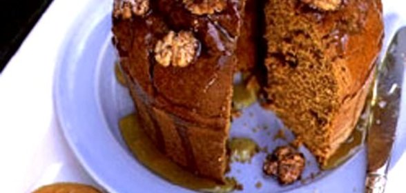 Тыквенно-ореховый торт с апельсиновыми цукатами