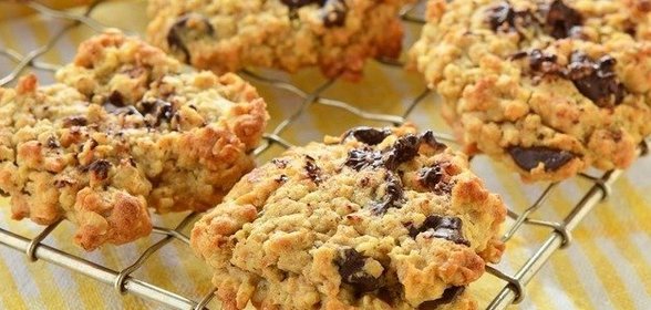 Овсяное печенье с бананом и изюмом