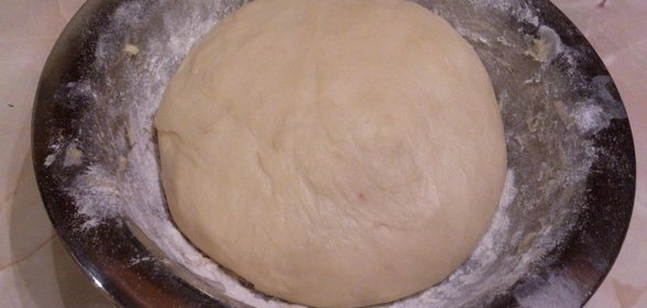 Дрожжевое тесто на кефире для булочек