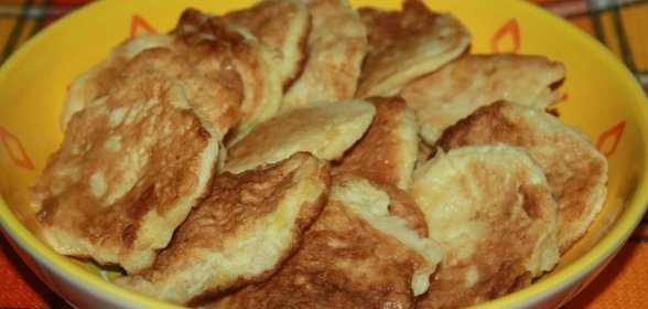 Оладьи на кефире с курицей и луком