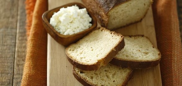 Хлеб с творогом и овсяными хлопьями