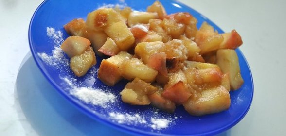 Жареные яблоки в карамели