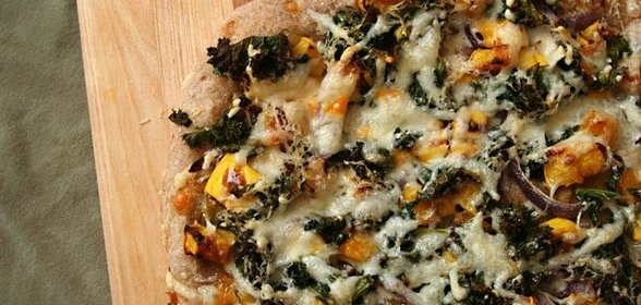 Пицца со сквошем и капустой кале