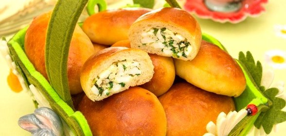 Пирожки с луком и яйцом