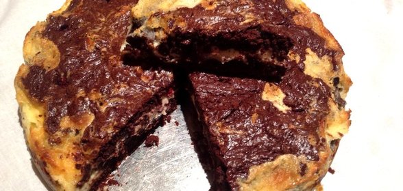 Брауни со сливочным сыром и малиной