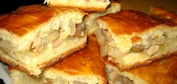 Пирог с солеными груздями
