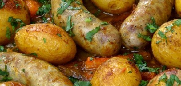 Печеный картофель с колбасками