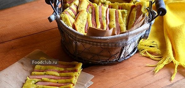 Пирог с колбасой