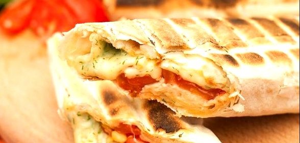 Лаваш с адыгейским сыром и зеленью