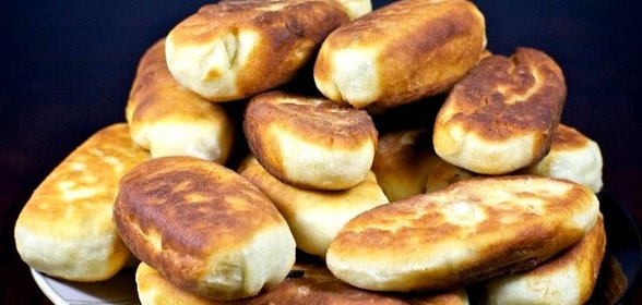 Пирожки, жареные на сковороде