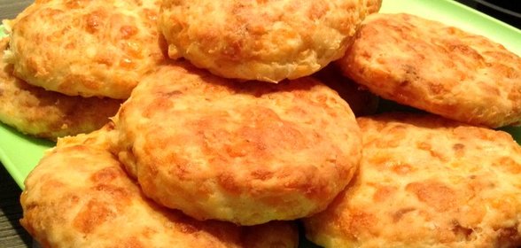 Сырные сконы