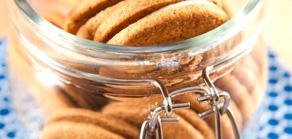 Печенье из цукини с орехами и сырной прослойкой