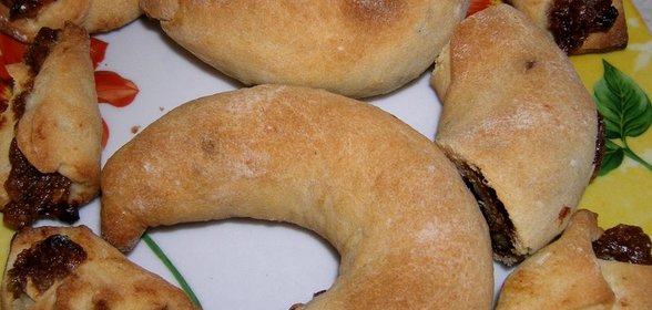 Мустаччоли