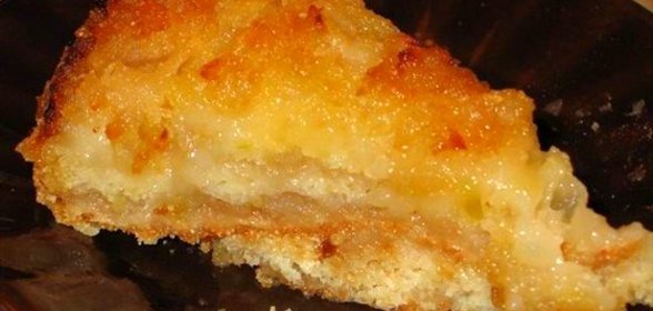 Яблочный манный пирог без яиц