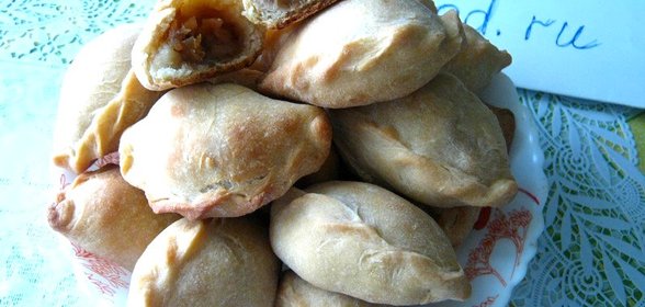Пирожки на кефире с сухофруктами