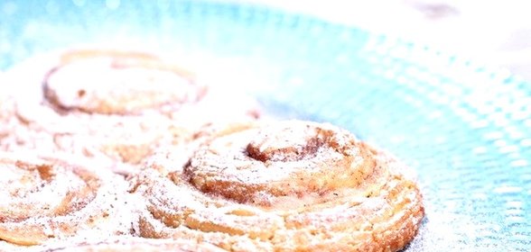 Булочки с корицей из готового дрожжевого теста