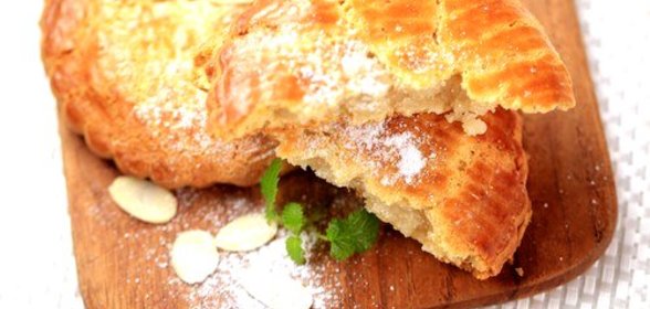 Новогоднее бисквитное печенье со специями и цитрусовыми цукатами