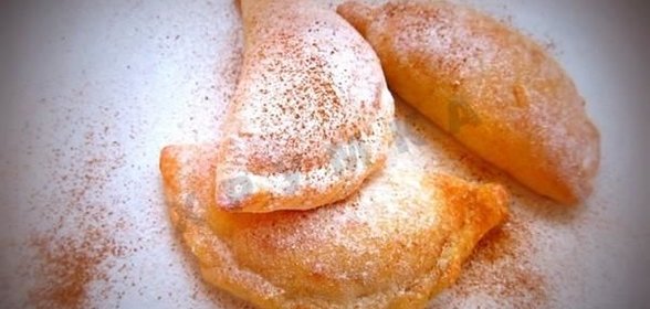 Творожные пирожки в духовке с яблоком и корицей