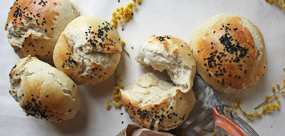 Булочки с миндальным молоком