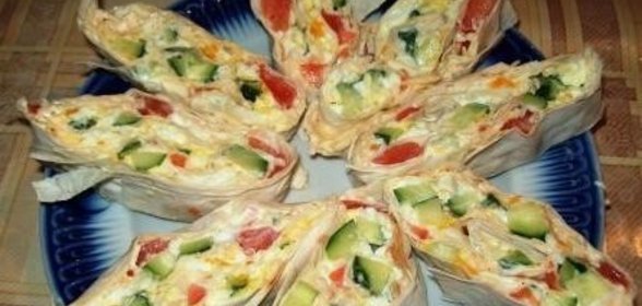 Рулет из лаваша с овощами