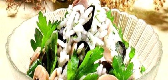 Салат с маринованными маслятами