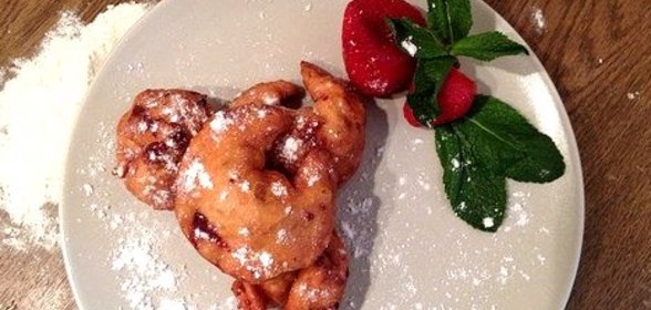 Постные пирожки с фруктами (сухофруктами)