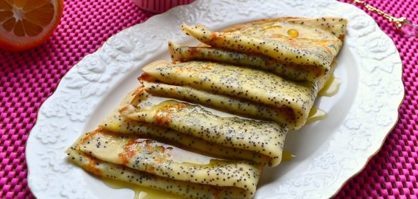 Маковые блины с цедрой лимона