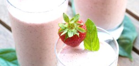 Клубничный смузи с клюквенным соком