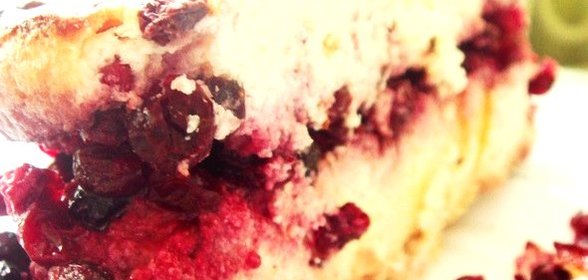 Творожно-ягодная запеканка