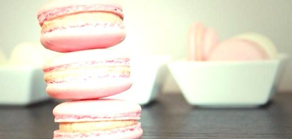 Нежнейшее французское миндальное печенье макароны ягодной начинкой