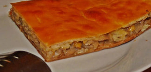 Пирог с грибами и сыром