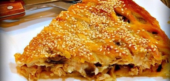 Пирог с курицей и грибами