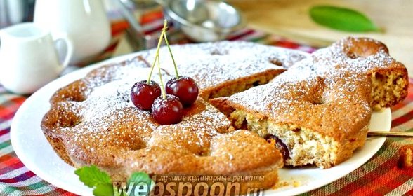 Пирог с бананами и вишней