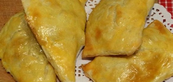 Слойки с курицей и грибами