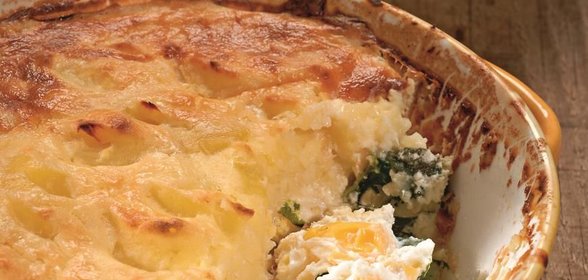 Рыбная запеканка с картофелем и шпинатом