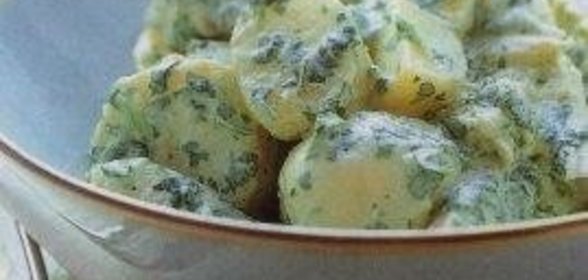 Картофельный салат с манго и курицей