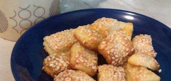 Сырное печенье с кунжутом