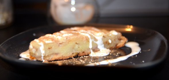 Сладкий пирог с грушей и орехами