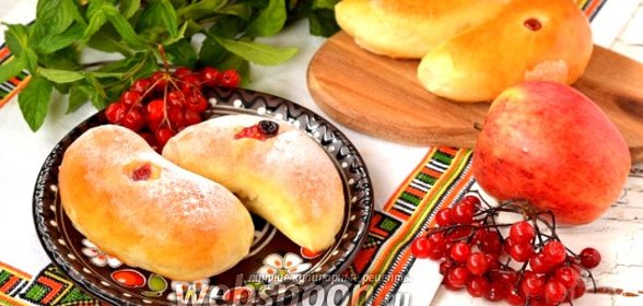 Пирожки с яблоками и калиной