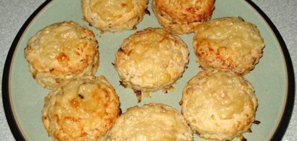 Лепешки с луком и сыром