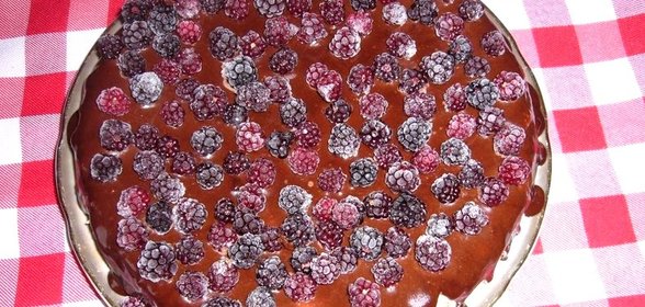 Торт без выпечки из печенья и сметаны