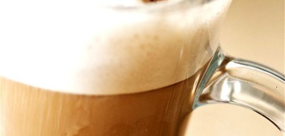 Кофейный грог со сливками, пряностями и цедрой апельсина