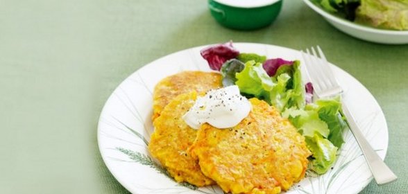 Острые оладьи с кукурузой и морковью