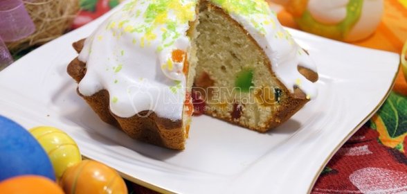 Говядина, тушенная с луком и красным вином