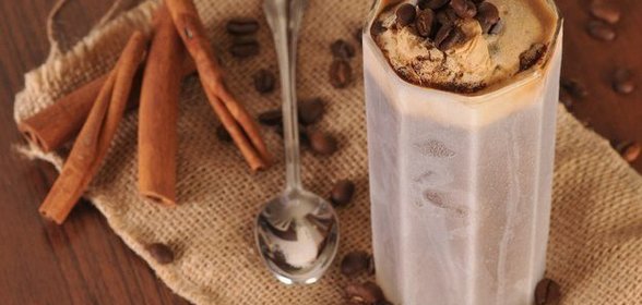 Холодный миндальный кофе