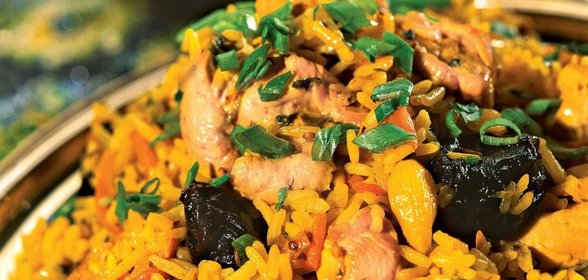 Плов с курицей и черносливом