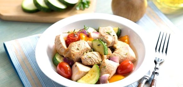 Азу из индейки с болгарским перцем в белом вине