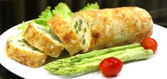 Рулет с сыром и спаржей