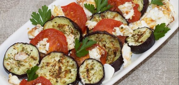 Салат-закуска с жареным сыром